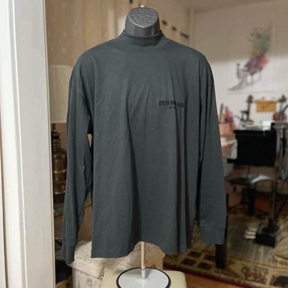 Like New Men’s Small Fear Of God Essentials Oversized Long-sleeve T-Shirt Black - Picture 7 of 15